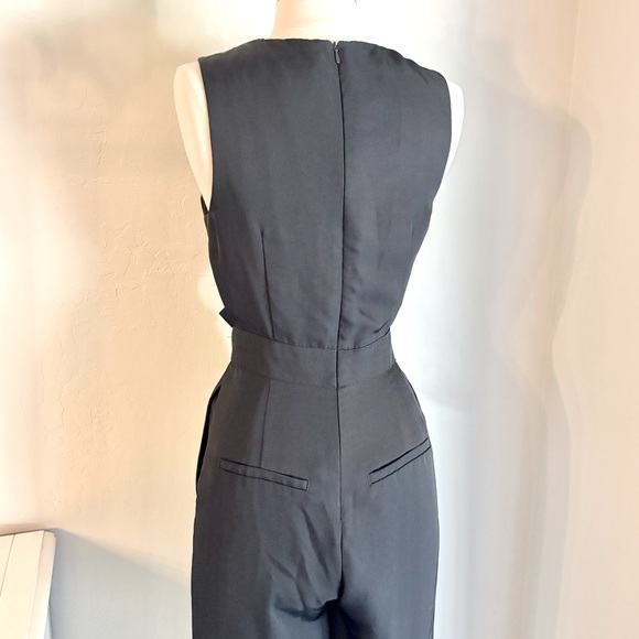 H&M Women’s Sleeveless Surplice Tie Waist Wide Leg Jumpsuit, Sz 4 - Picture 3 of 9